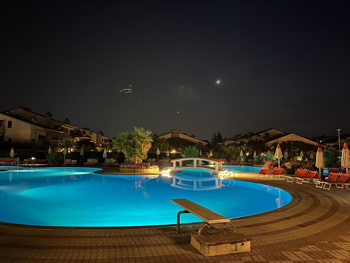 Green Apartment And Pools Desenzano del Garda Kültér fotó